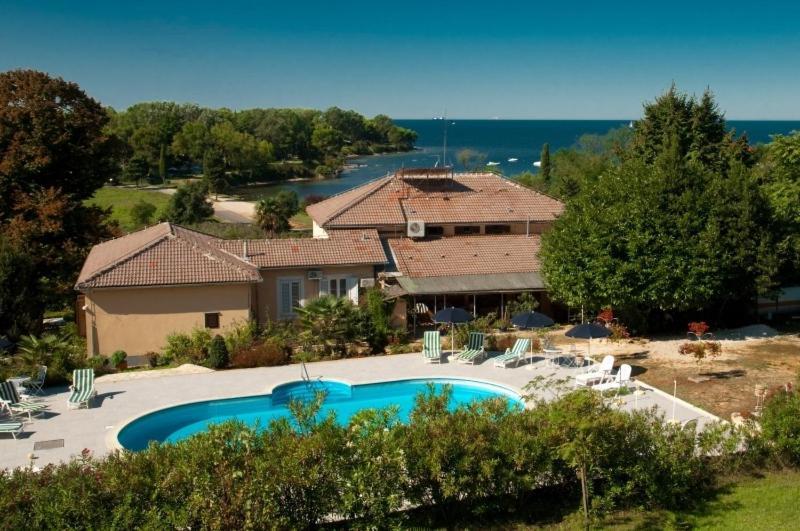 Bungalow Leo Savudrija Exterior foto